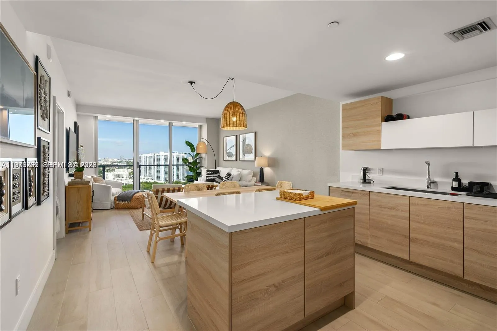 16385 Biscayne Blvd 2406, North Miami Beach, Flori, North Miami Beach, Florida 33160, 2 Bedrooms Bedrooms, ,2 BathroomsBathrooms,Residential Lease,For Rent,16385 Biscayne Blvd 2406, North Miami Beach, Flori,A11976260