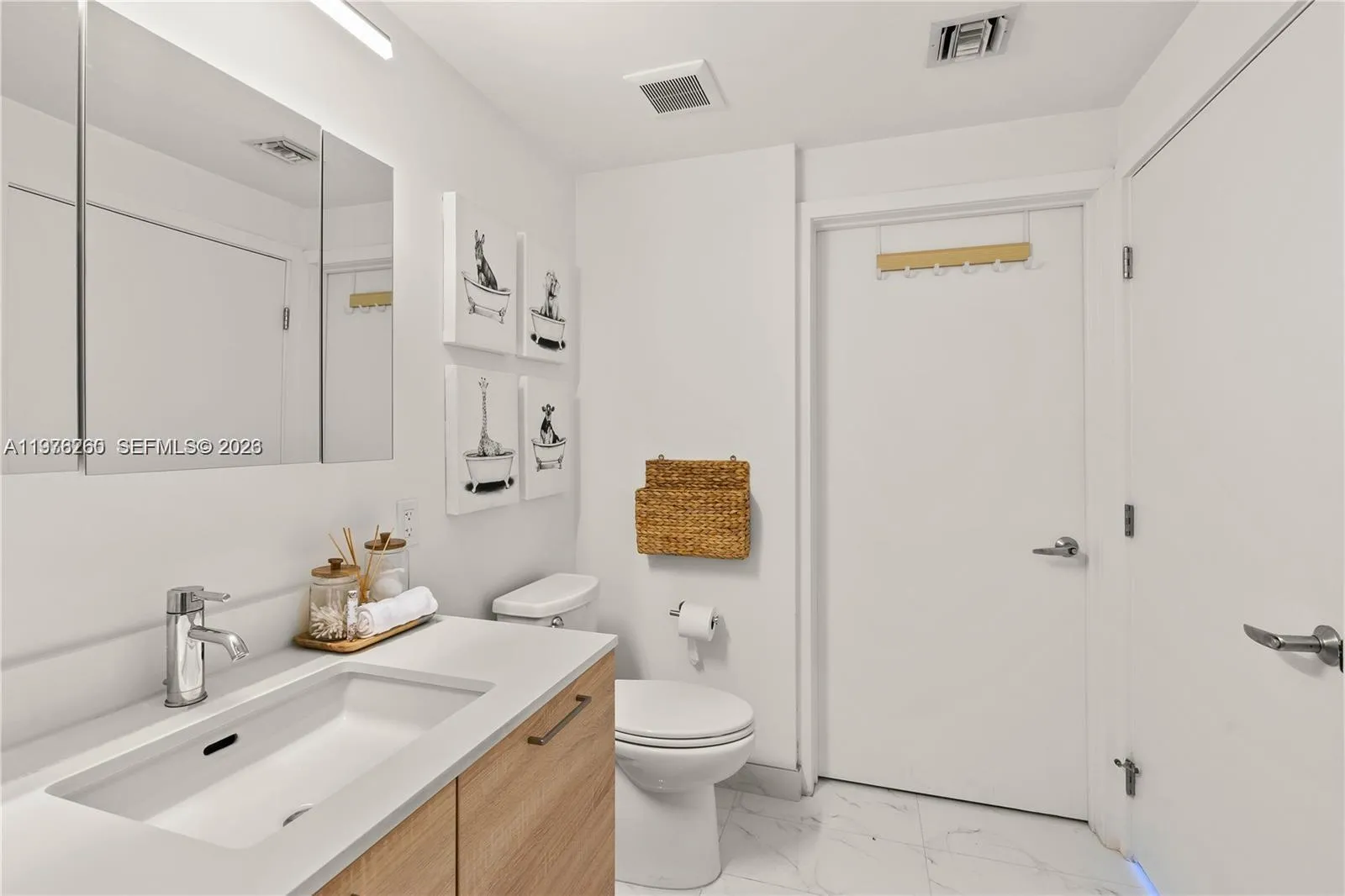 16385 Biscayne Blvd 2406, North Miami Beach, Flori, North Miami Beach, Florida 33160, 2 Bedrooms Bedrooms, ,2 BathroomsBathrooms,Residential Lease,For Rent,16385 Biscayne Blvd 2406, North Miami Beach, Flori,A11976260