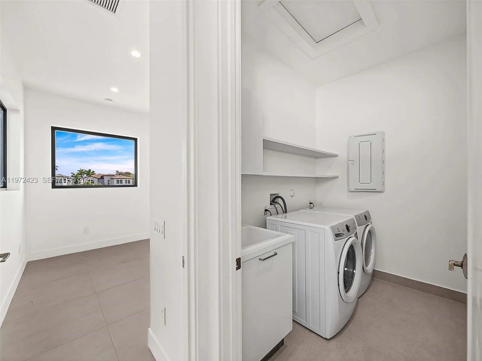 5718 Ashwood Cir W 5718, Hollywood, Florida 33312, Hollywood, Florida 33312, 5 Bedrooms Bedrooms, ,5 BathroomsBathrooms,Residential Lease,For Rent,5718 Ashwood Cir W 5718, Hollywood, Florida 33312,A11972423