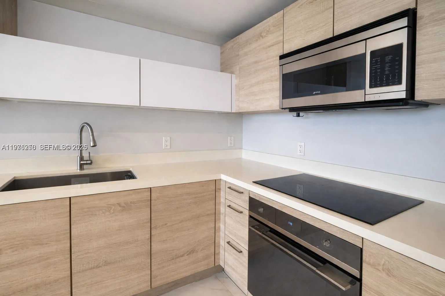 16385 Biscayne Blvd 1102, North Miami Beach, Flori, North Miami Beach, Florida 33160, 1 Bedroom Bedrooms, ,2 BathroomsBathrooms,Residential Lease,For Rent,16385 Biscayne Blvd 1102, North Miami Beach, Flori,A11976250