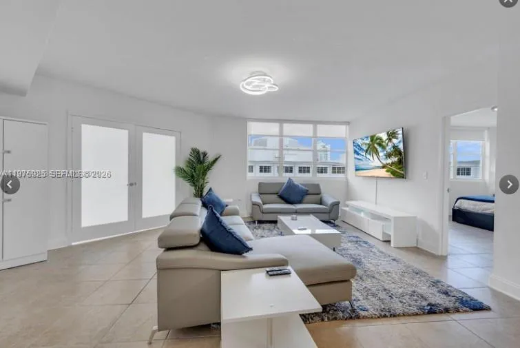 999 Brickell Bay Dr 2007, Miami, Florida 33131, Miami, Florida 33131, 1 Bedroom Bedrooms, ,1 BathroomBathrooms,Residential,For Sale,999 Brickell Bay Dr 2007, Miami, Florida 33131,A11975925