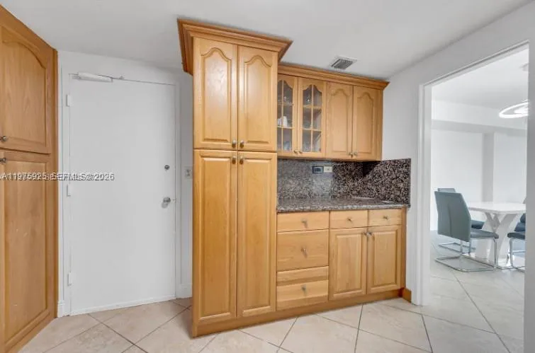 999 Brickell Bay Dr 2007, Miami, Florida 33131, Miami, Florida 33131, 1 Bedroom Bedrooms, ,1 BathroomBathrooms,Residential,For Sale,999 Brickell Bay Dr 2007, Miami, Florida 33131,A11975925