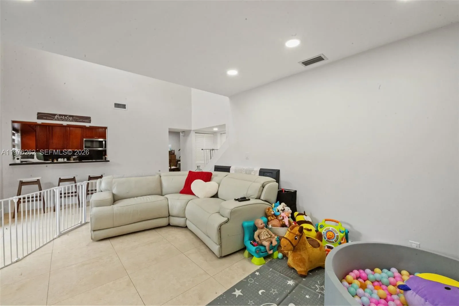 6523 Nw 170th Ln, Hialeah, Florida 33015, Hialeah, Florida 33015, 3 Bedrooms Bedrooms, ,2 BathroomsBathrooms,Residential Lease,For Rent,6523 Nw 170th Ln, Hialeah, Florida 33015,A11976262