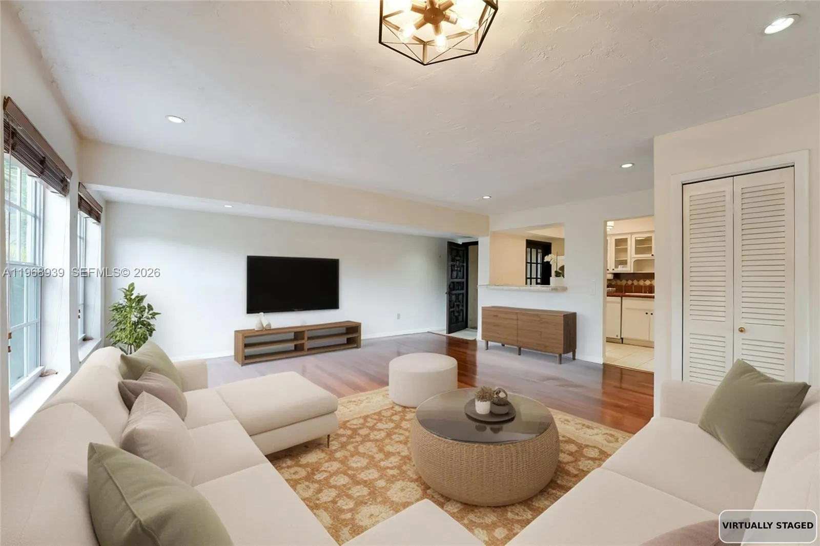 411 Anastasia Ave 303, Coral Gables, Florida 33134, Coral Gables, Florida 33134, 2 Bedrooms Bedrooms, ,2 BathroomsBathrooms,Residential,For Sale,411 Anastasia Ave 303, Coral Gables, Florida 33134,A11968939