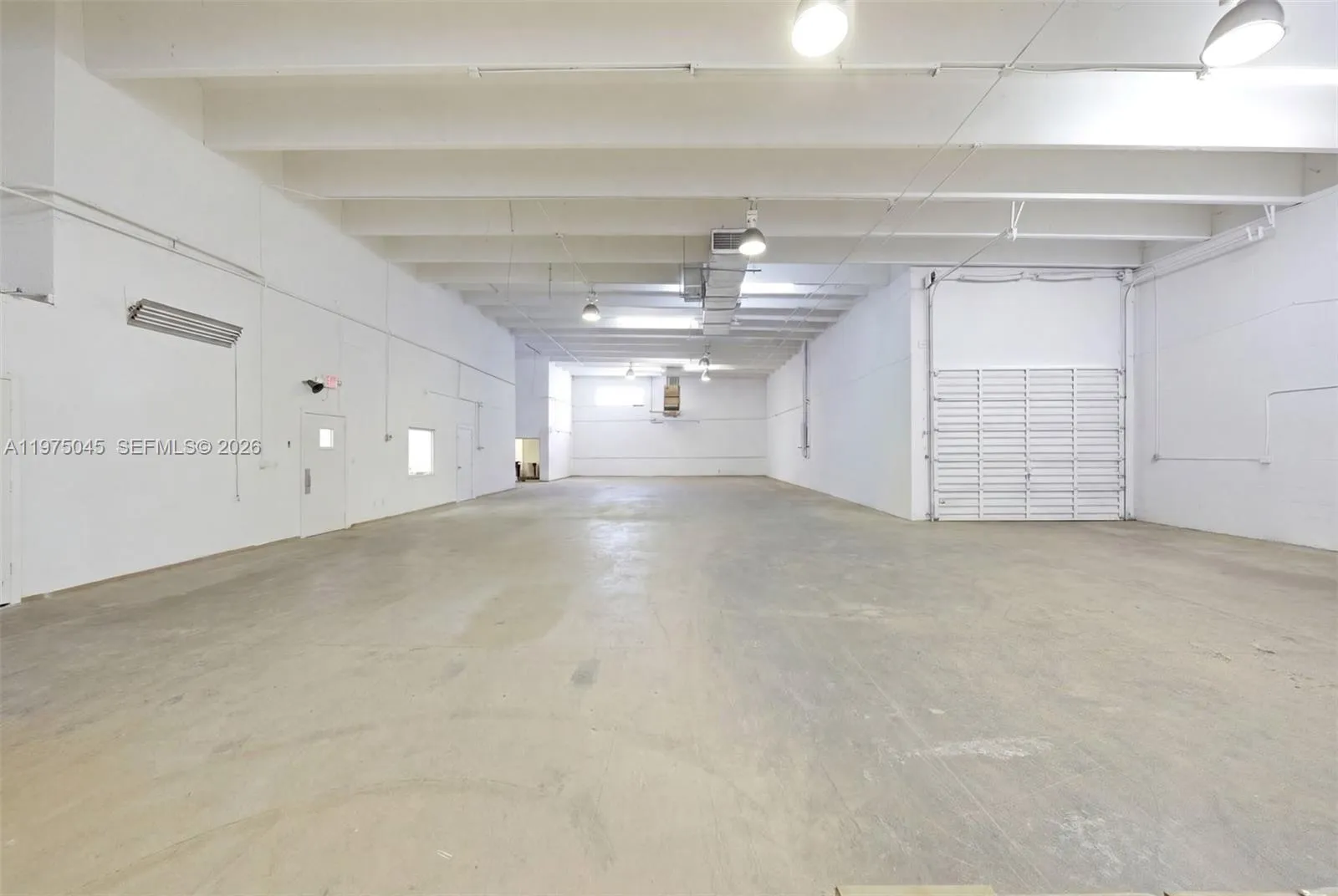 Images digitally cleared for illustrative purposes.