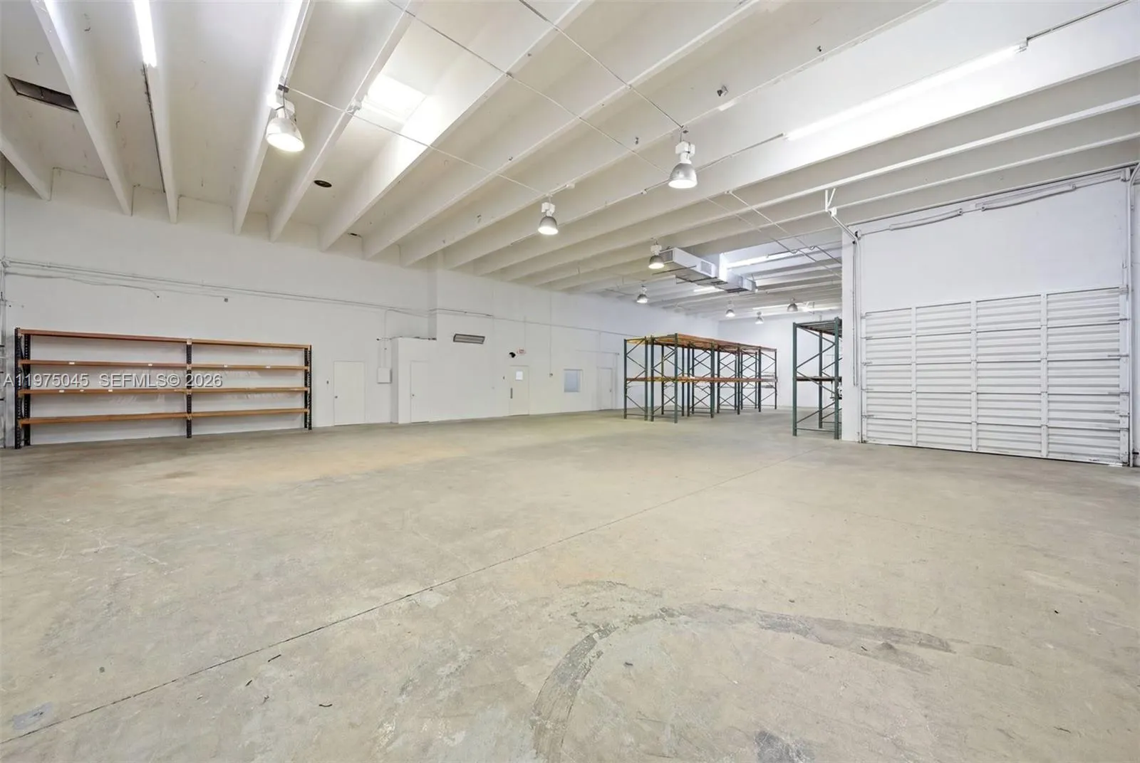 Images digitally cleared for illustrative purposes.