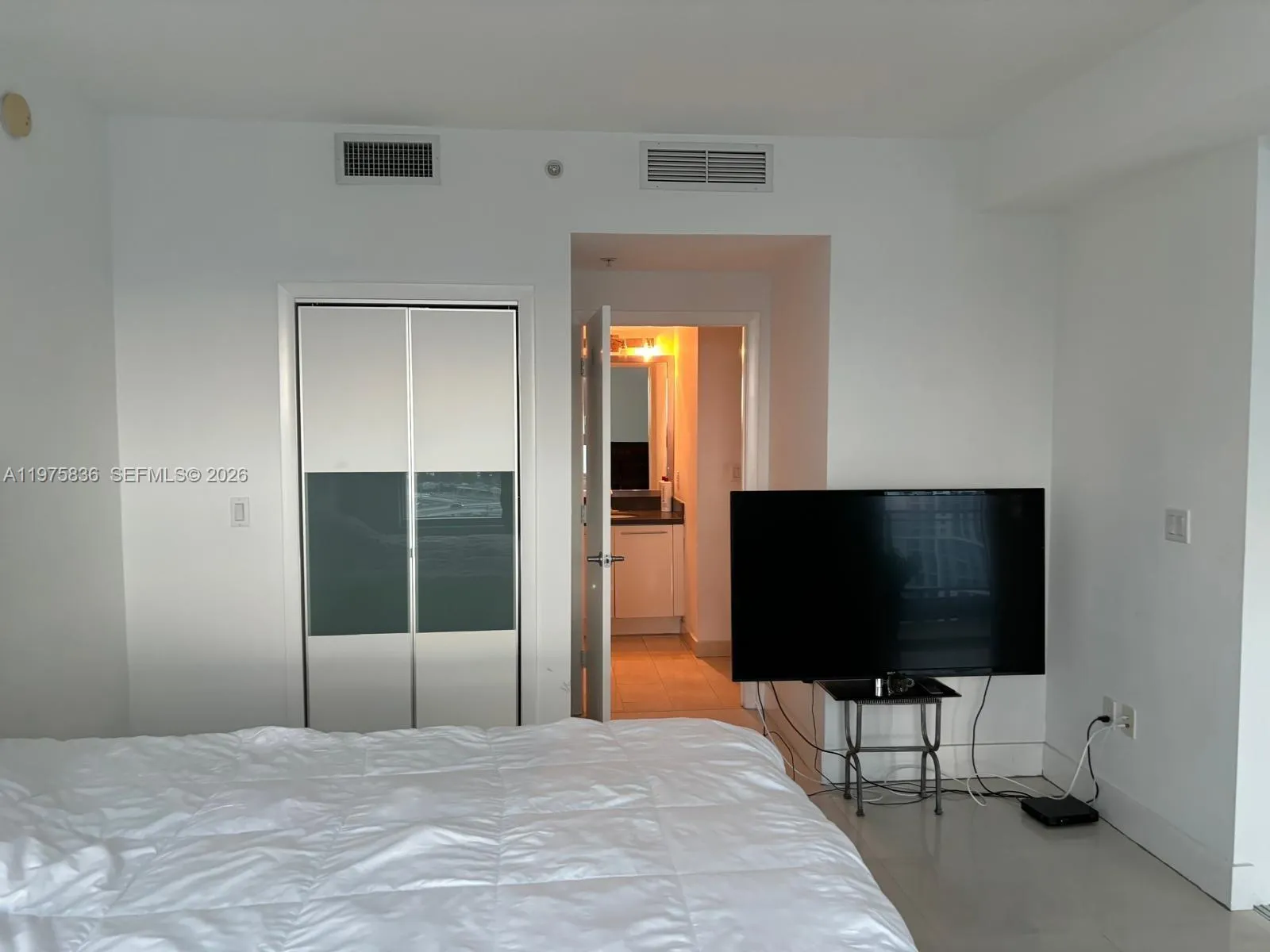 Miami, Florida 33130, 1 Bedroom Bedrooms, ,1 BathroomBathrooms,Residential Lease,For Rent,A11975836