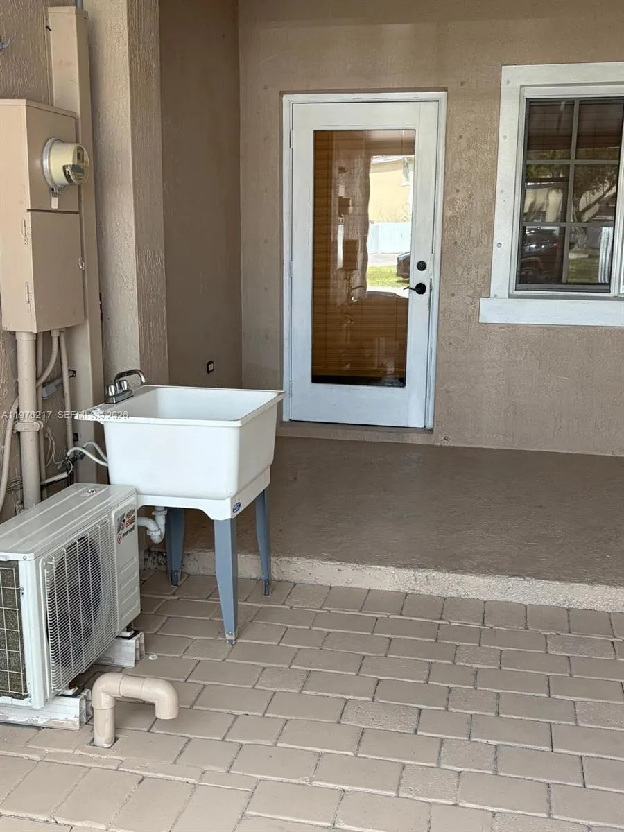 27918 Sw 140th Ave 27918, Homestead, Florida 33032, Homestead, Florida 33032, 3 Bedrooms Bedrooms, ,2 BathroomsBathrooms,Residential Lease,For Rent,27918 Sw 140th Ave 27918, Homestead, Florida 33032,A11976217