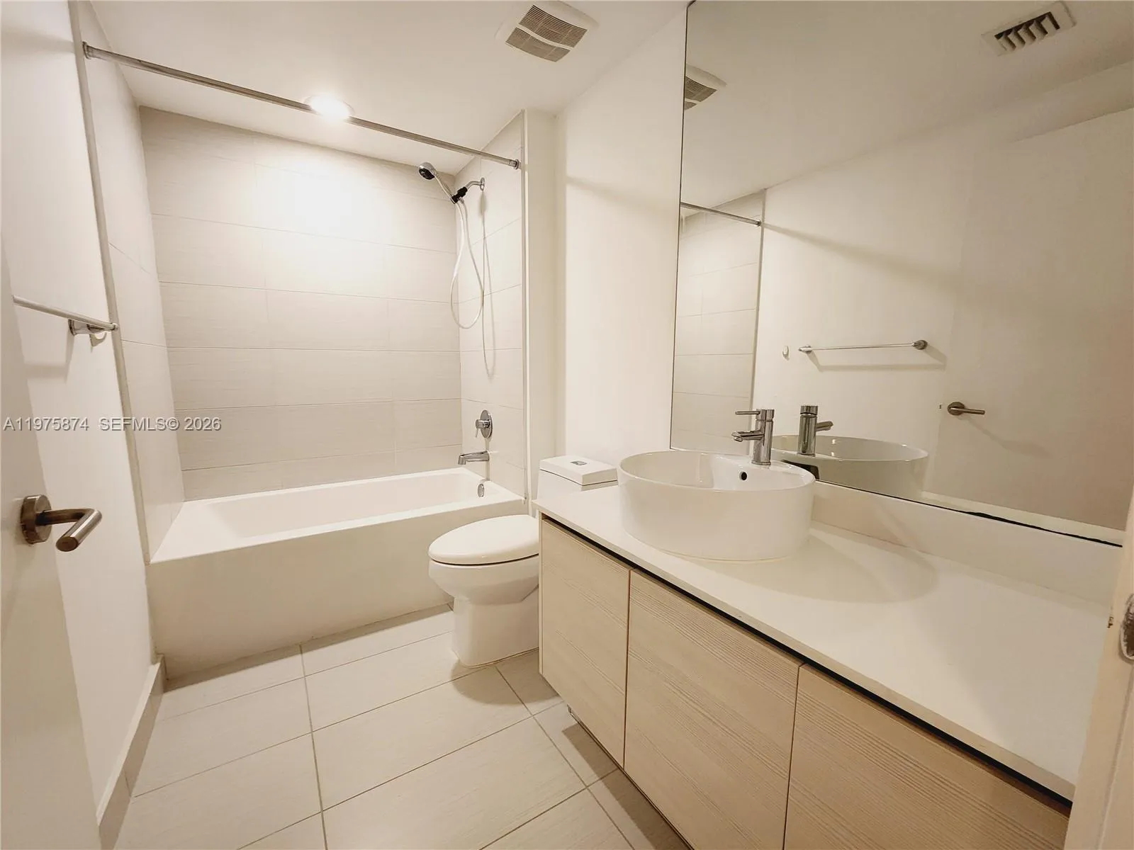 4250 Biscayne Blvd 810, Miami, Florida 33137, Miami, Florida 33137, ,1 BathroomBathrooms,Residential Lease,For Rent,4250 Biscayne Blvd 810, Miami, Florida 33137,A11975874