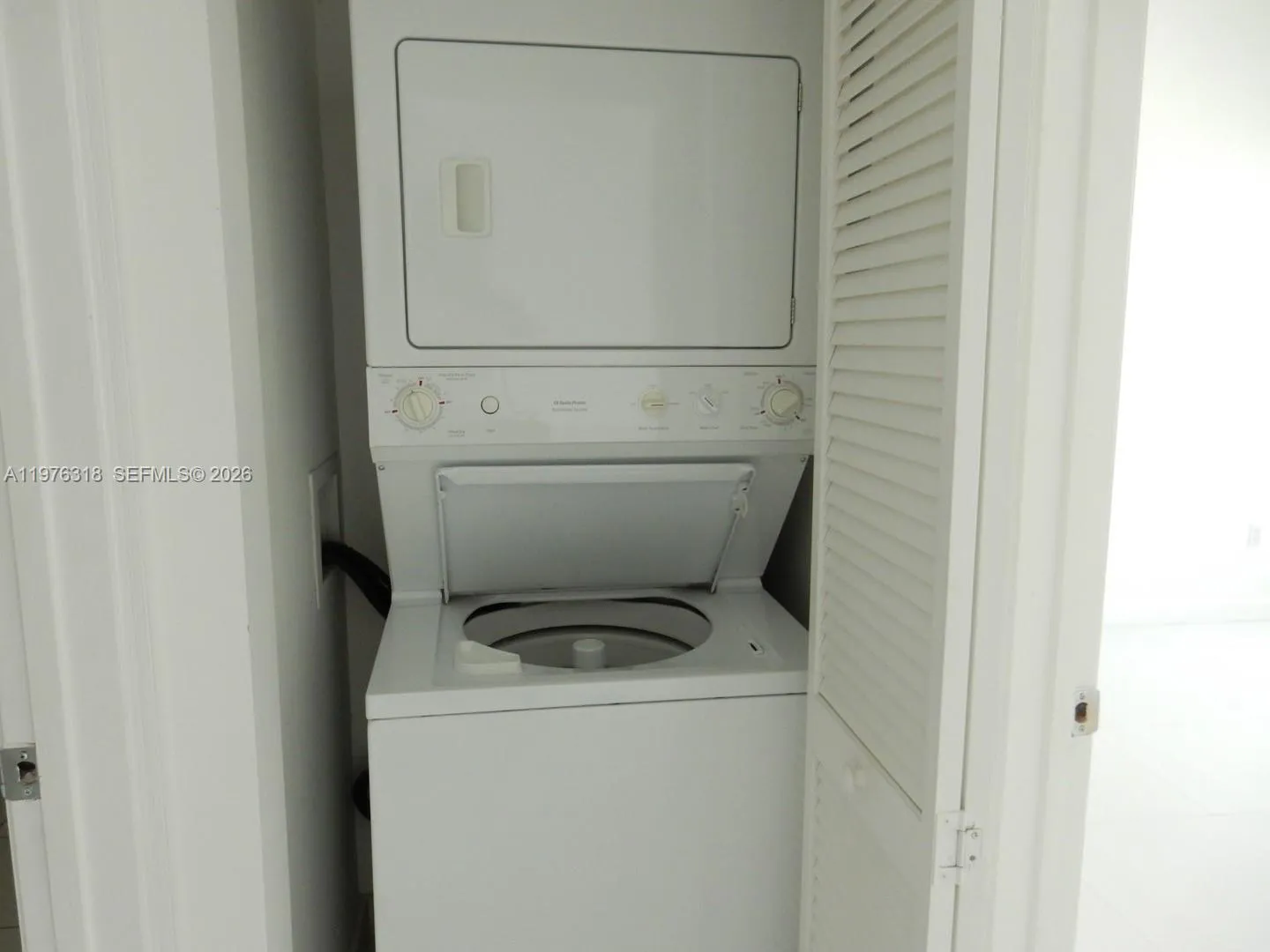 950 Brickell Bay Dr 4508, Miami, Florida 33131, Miami, Florida 33131, 1 Bedroom Bedrooms, ,1 BathroomBathrooms,Residential Lease,For Rent,950 Brickell Bay Dr 4508, Miami, Florida 33131,A11976318