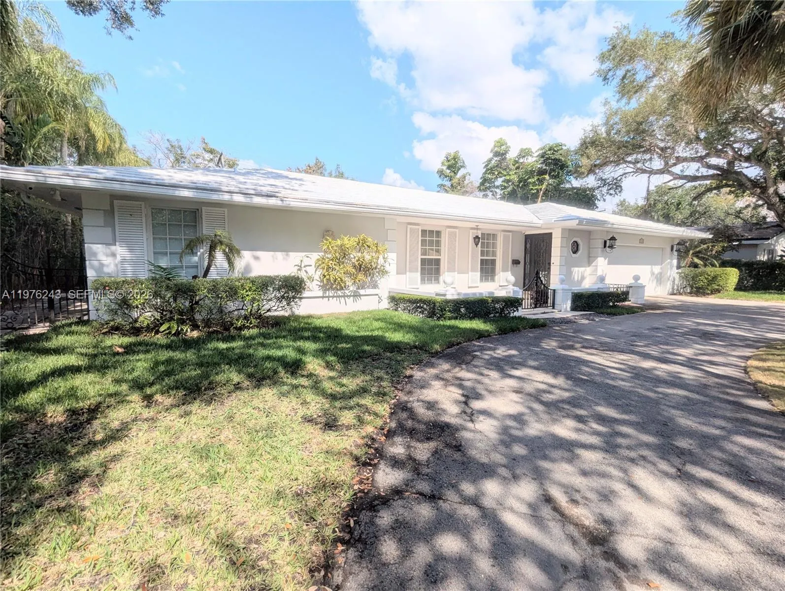 5920 Maynada St 5920, Coral Gables, Florida 33146, Coral Gables, Florida 33146, 5 Bedrooms Bedrooms, ,3 BathroomsBathrooms,Residential Lease,For Rent,5920 Maynada St 5920, Coral Gables, Florida 33146,A11976243