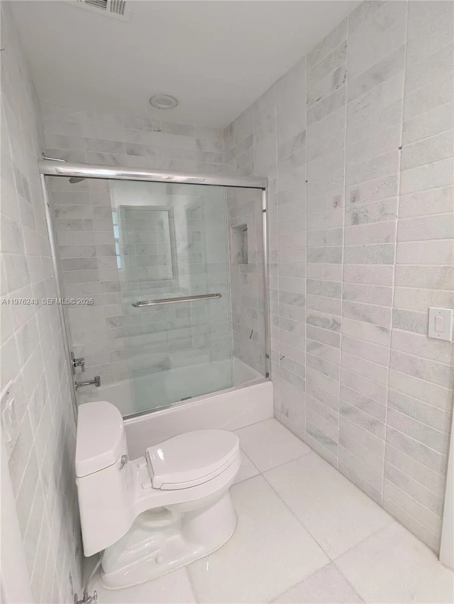 5920 Maynada St 5920, Coral Gables, Florida 33146, Coral Gables, Florida 33146, 5 Bedrooms Bedrooms, ,3 BathroomsBathrooms,Residential Lease,For Rent,5920 Maynada St 5920, Coral Gables, Florida 33146,A11976243