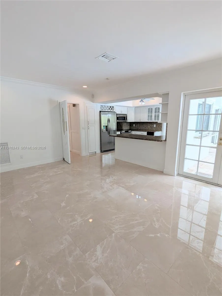 5920 Maynada St 5920, Coral Gables, Florida 33146, Coral Gables, Florida 33146, 5 Bedrooms Bedrooms, ,3 BathroomsBathrooms,Residential Lease,For Rent,5920 Maynada St 5920, Coral Gables, Florida 33146,A11976243
