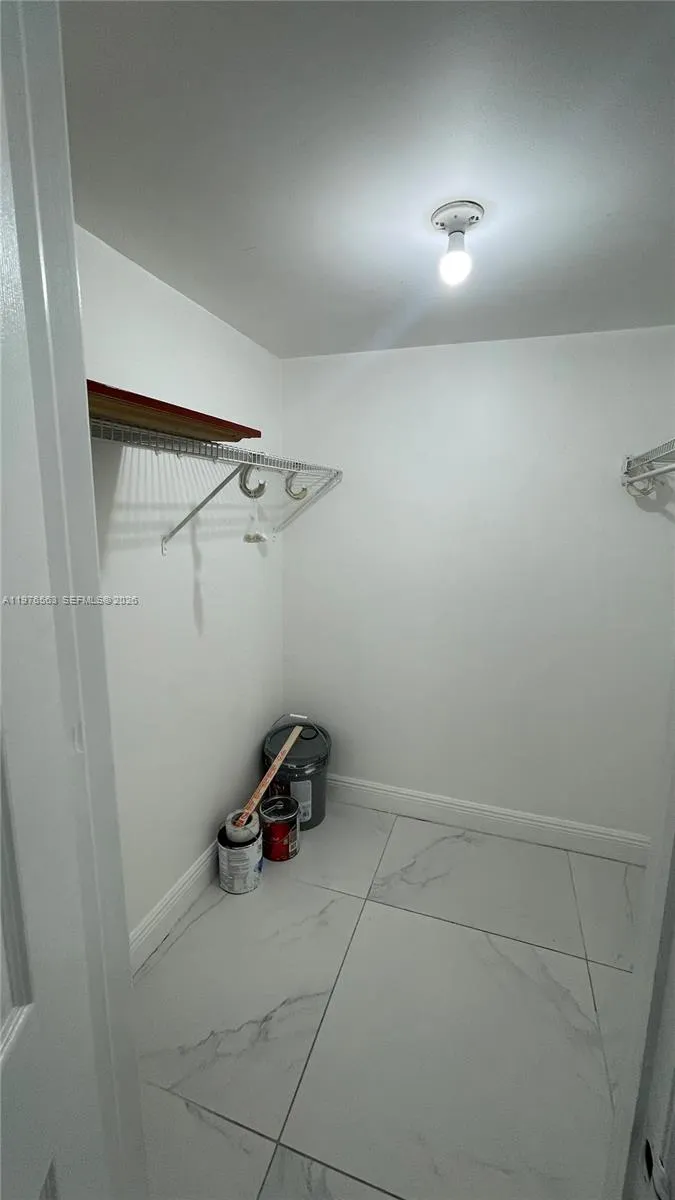 MASTER WAK IN CLOSET