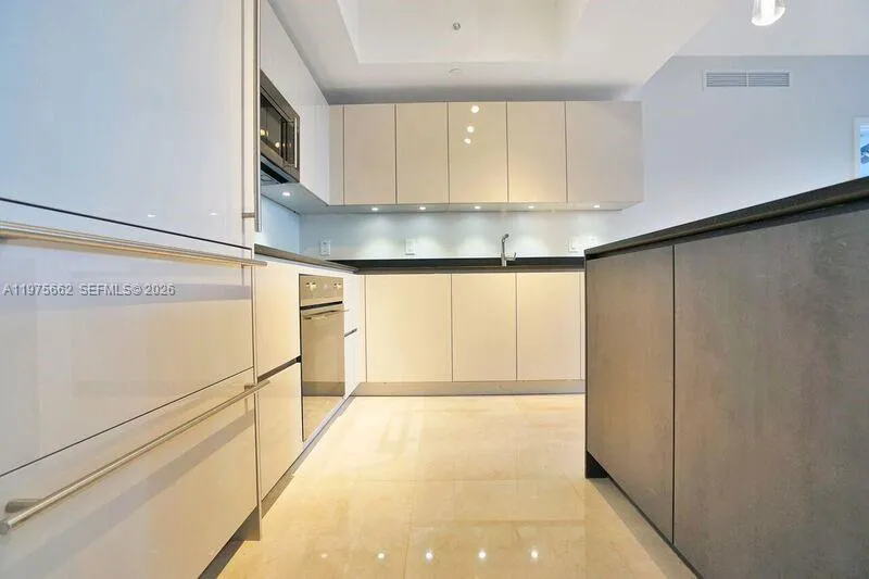 1010 Brickell Ave 3506, Miami, Florida 33131, Miami, Florida 33131, 2 Bedrooms Bedrooms, ,3 BathroomsBathrooms,Residential Lease,For Rent,1010 Brickell Ave 3506, Miami, Florida 33131,A11975662