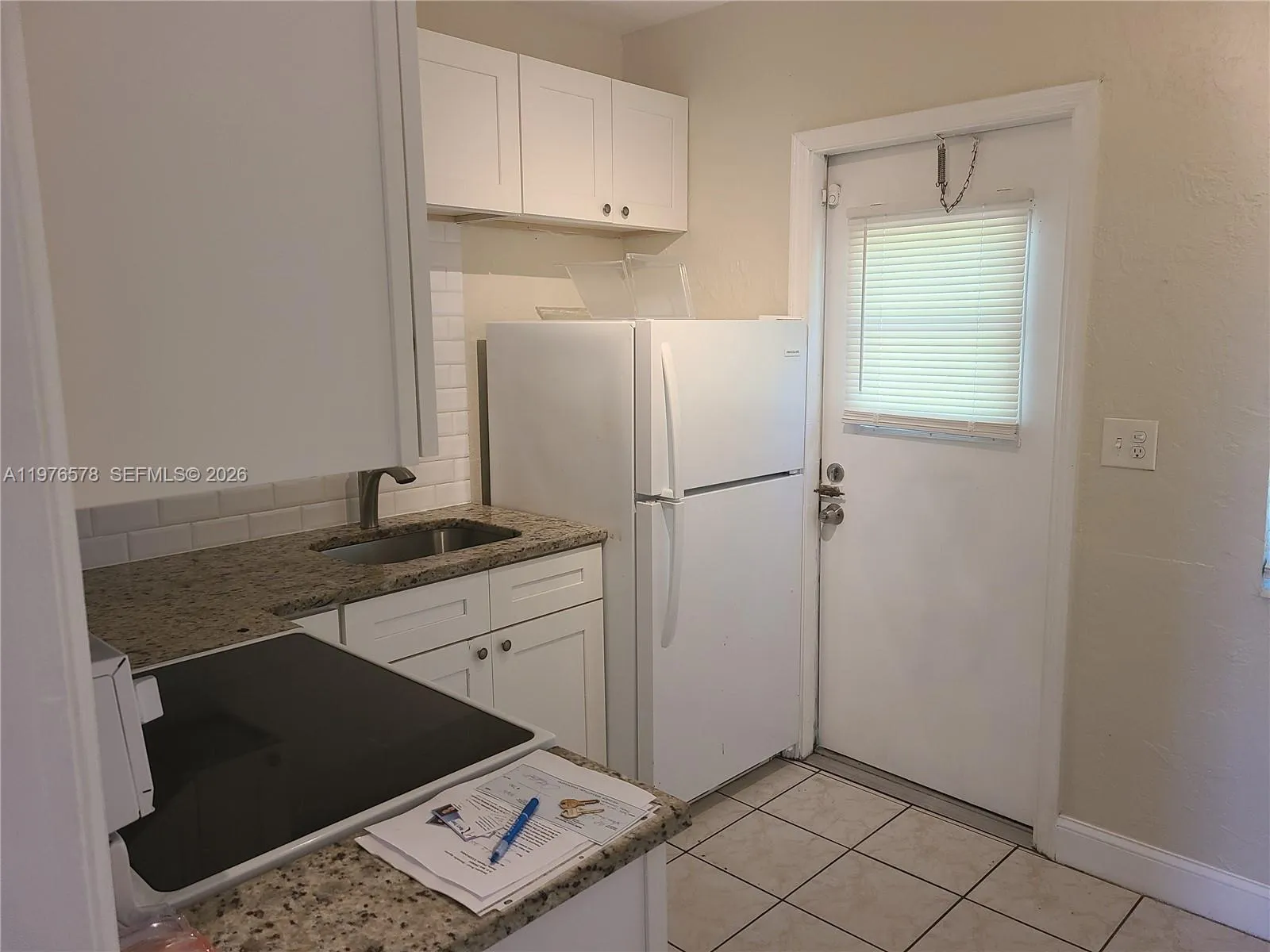 1005 N 18th Ct 3, Hollywood, Florida 33020, Hollywood, Florida 33020, 1 Bedroom Bedrooms, ,1 BathroomBathrooms,Residential Lease,For Rent,1005 N 18th Ct 3, Hollywood, Florida 33020,A11976578
