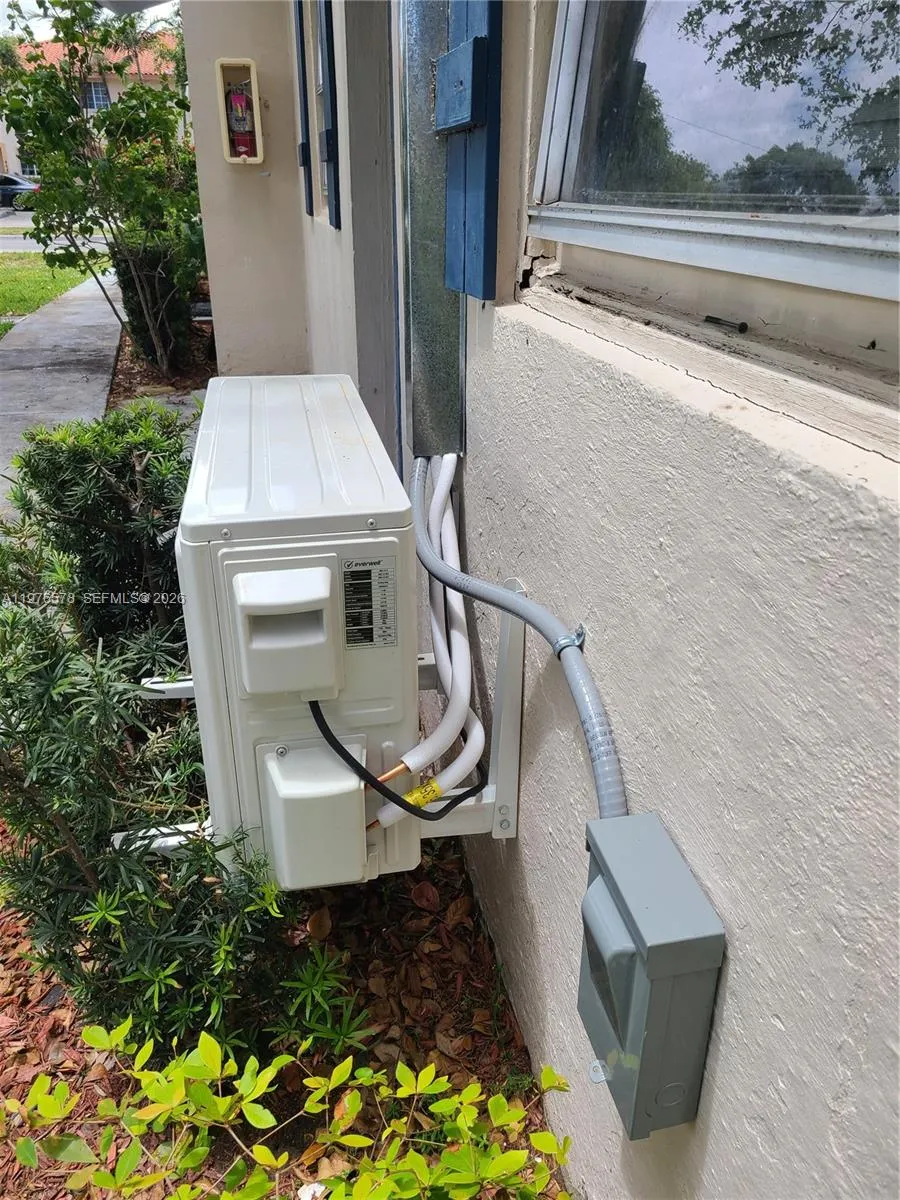 1005 N 18th Ct 3, Hollywood, Florida 33020, Hollywood, Florida 33020, 1 Bedroom Bedrooms, ,1 BathroomBathrooms,Residential Lease,For Rent,1005 N 18th Ct 3, Hollywood, Florida 33020,A11976578