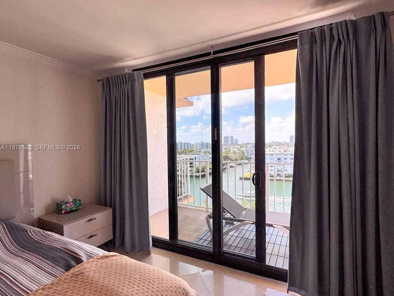 290 174th St 902, Sunny Isles Beach, Florida 33160, Sunny Isles Beach, Florida 33160, 1 Bedroom Bedrooms, ,2 BathroomsBathrooms,Residential Lease,For Rent,290 174th St 902, Sunny Isles Beach, Florida 33160,A11976596