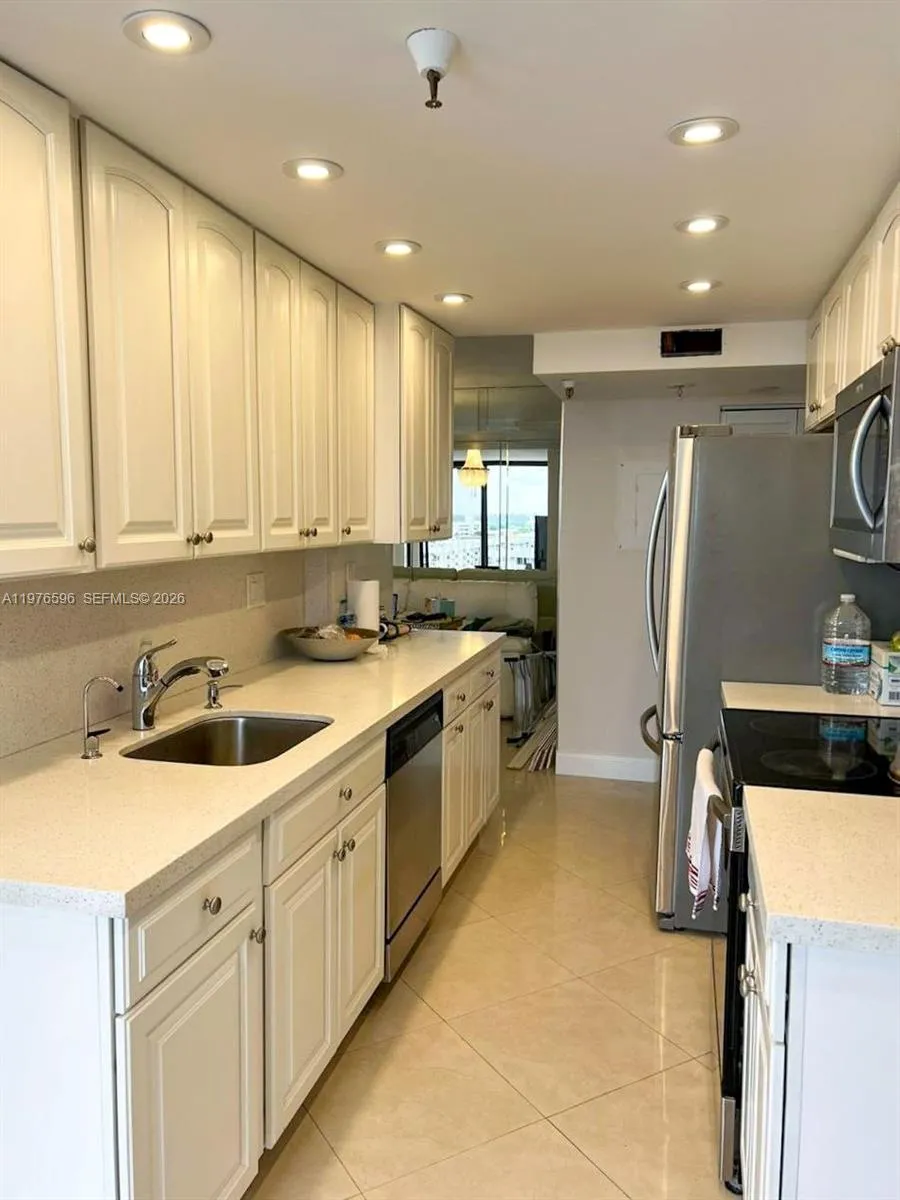 290 174th St 902, Sunny Isles Beach, Florida 33160, Sunny Isles Beach, Florida 33160, 1 Bedroom Bedrooms, ,2 BathroomsBathrooms,Residential Lease,For Rent,290 174th St 902, Sunny Isles Beach, Florida 33160,A11976596