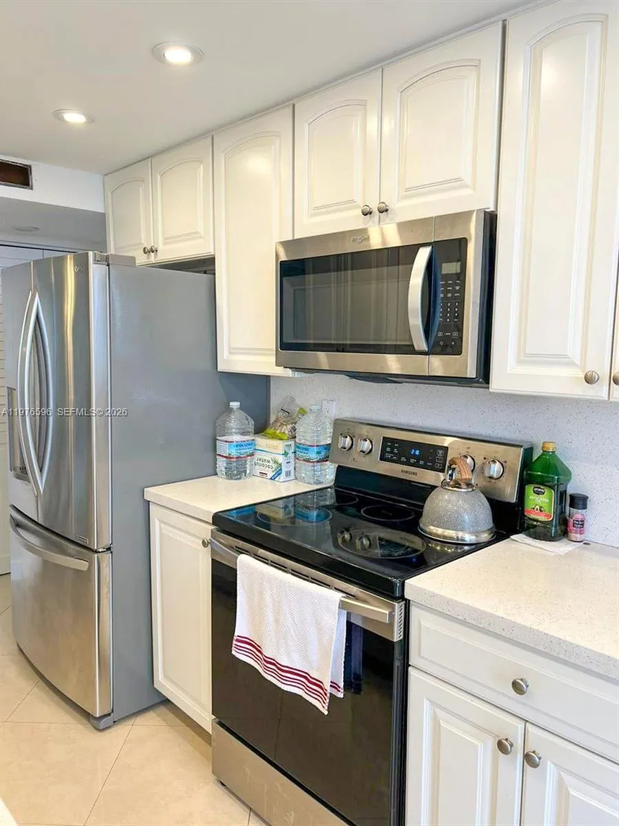 290 174th St 902, Sunny Isles Beach, Florida 33160, Sunny Isles Beach, Florida 33160, 1 Bedroom Bedrooms, ,2 BathroomsBathrooms,Residential Lease,For Rent,290 174th St 902, Sunny Isles Beach, Florida 33160,A11976596