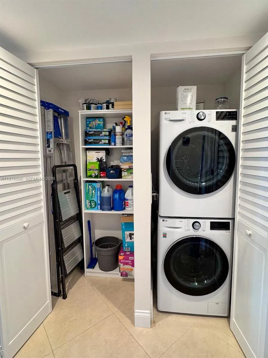 290 174th St 902, Sunny Isles Beach, Florida 33160, Sunny Isles Beach, Florida 33160, 1 Bedroom Bedrooms, ,2 BathroomsBathrooms,Residential Lease,For Rent,290 174th St 902, Sunny Isles Beach, Florida 33160,A11976596