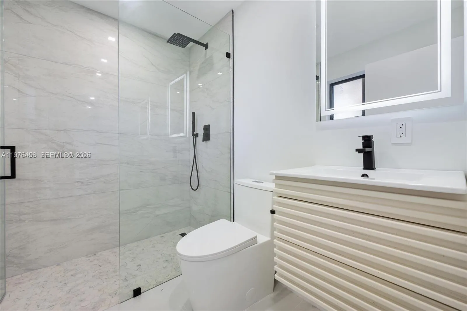 1931 186th Dr, North Miami Beach, Florida 33179, North Miami Beach, Florida 33179, 5 Bedrooms Bedrooms, ,4 BathroomsBathrooms,Residential,For Sale,1931 186th Dr, North Miami Beach, Florida 33179,A11976458