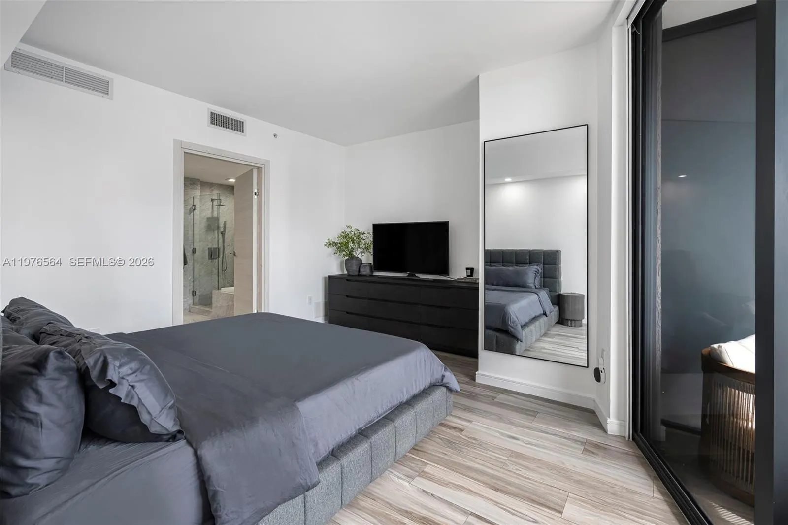 801 S Miami Ave 2901, Miami, Florida 33130, Miami, Florida 33130, 3 Bedrooms Bedrooms, ,4 BathroomsBathrooms,Residential,For Sale,801 S Miami Ave 2901, Miami, Florida 33130,A11976564