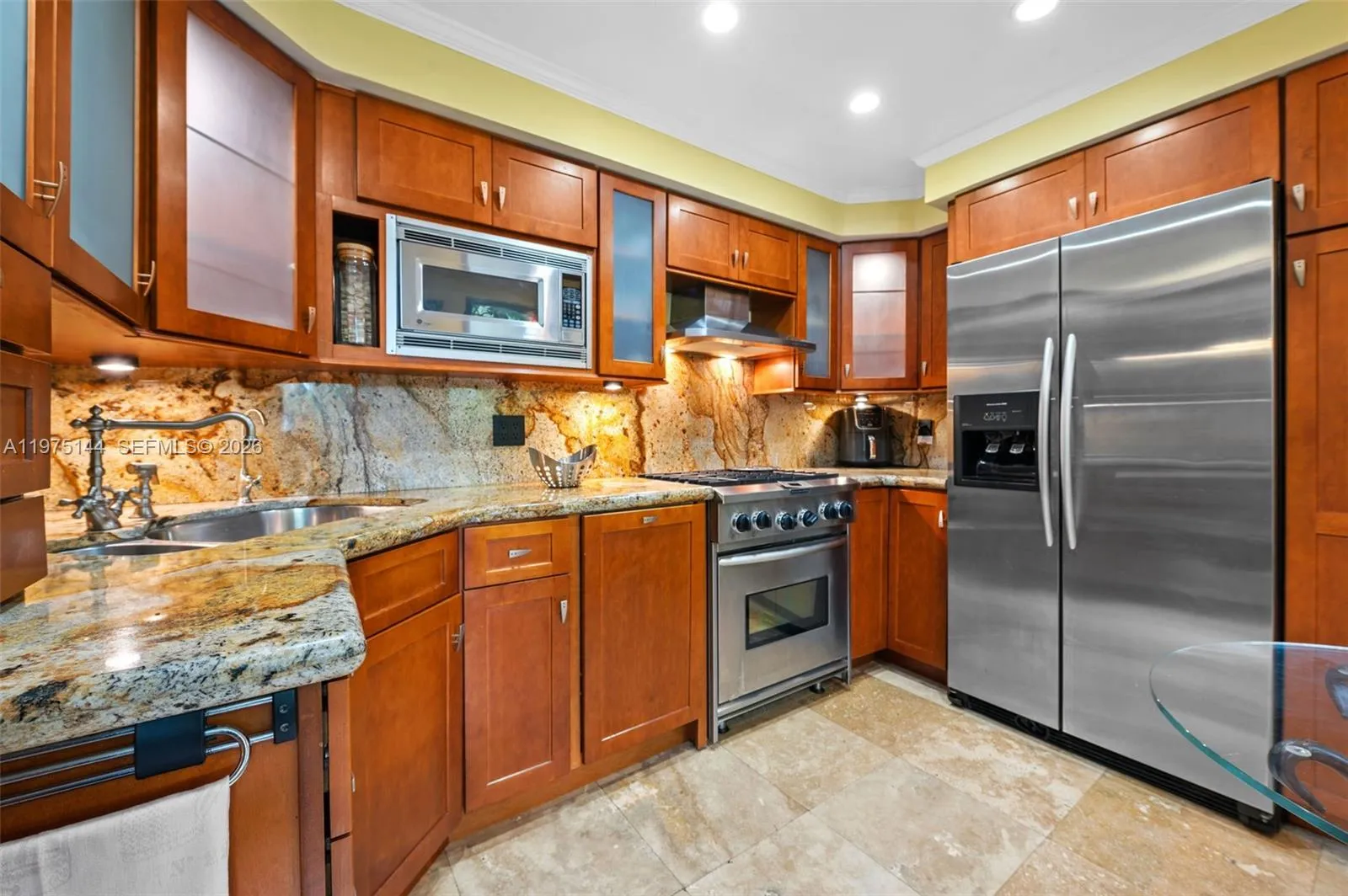 3820 Plaza St, Miami, Florida 33133, Miami, Florida 33133, 2 Bedrooms Bedrooms, ,2 BathroomsBathrooms,Residential,For Sale,3820 Plaza St, Miami, Florida 33133,A11975144