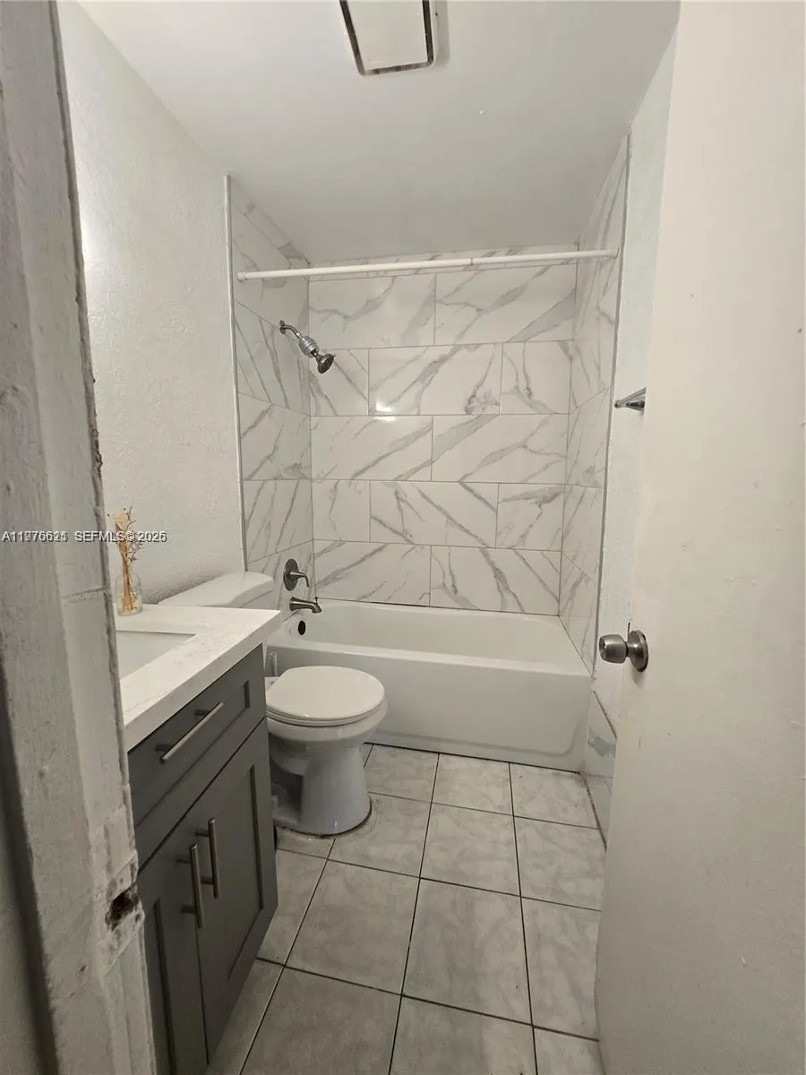 2111 Nw 26th Ave 2111, Fort Lauderdale, Florida 33, Fort Lauderdale, Florida 33311, 3 Bedrooms Bedrooms, ,1 BathroomBathrooms,Residential Lease,For Rent,2111 Nw 26th Ave 2111, Fort Lauderdale, Florida 33,A11976621
