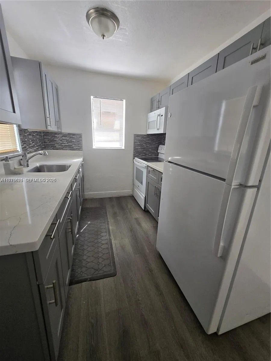 2111 Nw 26th Ave 2111, Fort Lauderdale, Florida 33, Fort Lauderdale, Florida 33311, 3 Bedrooms Bedrooms, ,1 BathroomBathrooms,Residential Lease,For Rent,2111 Nw 26th Ave 2111, Fort Lauderdale, Florida 33,A11976621