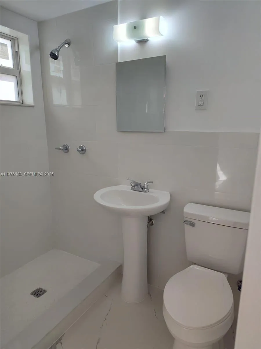 655 Eldron Dr 31, Miami Springs, Florida 33166, Miami Springs, Florida 33166, 1 Bedroom Bedrooms, ,1 BathroomBathrooms,Residential Lease,For Rent,655 Eldron Dr 31, Miami Springs, Florida 33166,A11976638