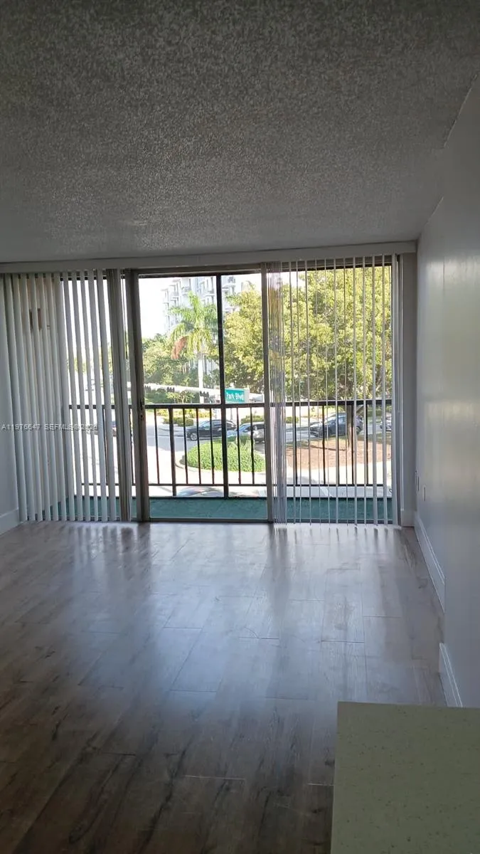 8820 Fontainebleau Blvd 302, Miami, Florida 33172, Miami, Florida 33172, 2 Bedrooms Bedrooms, ,2 BathroomsBathrooms,Residential Lease,For Rent,8820 Fontainebleau Blvd 302, Miami, Florida 33172,A11976647