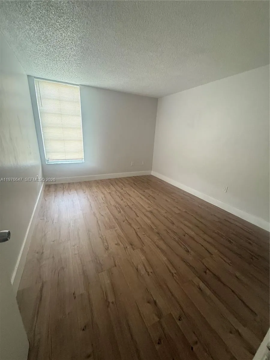 8820 Fontainebleau Blvd 302, Miami, Florida 33172, Miami, Florida 33172, 2 Bedrooms Bedrooms, ,2 BathroomsBathrooms,Residential Lease,For Rent,8820 Fontainebleau Blvd 302, Miami, Florida 33172,A11976647