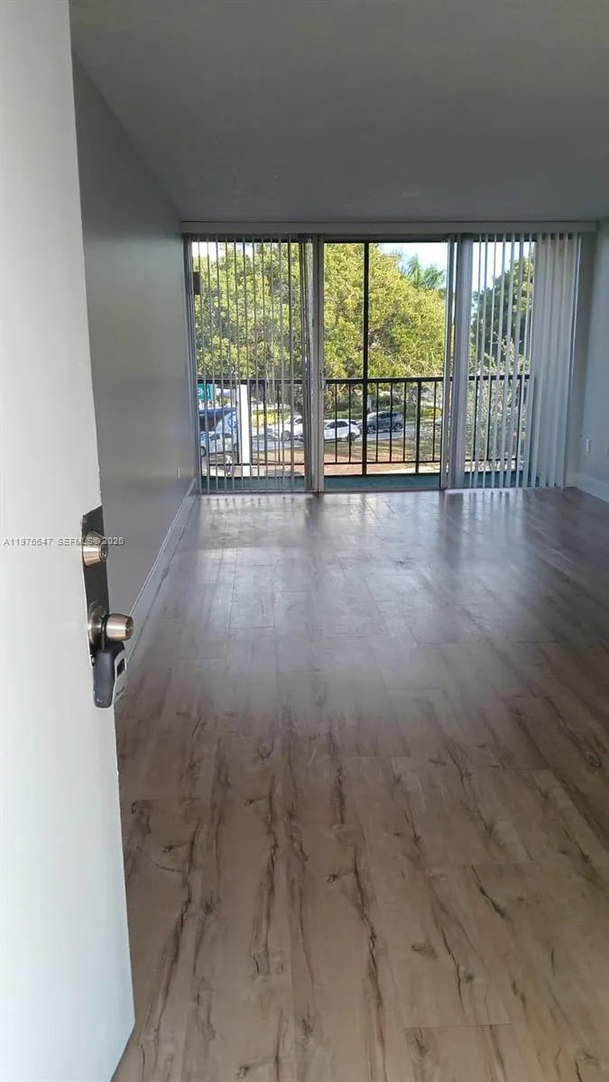 8820 Fontainebleau Blvd 302, Miami, Florida 33172, Miami, Florida 33172, 2 Bedrooms Bedrooms, ,2 BathroomsBathrooms,Residential Lease,For Rent,8820 Fontainebleau Blvd 302, Miami, Florida 33172,A11976647
