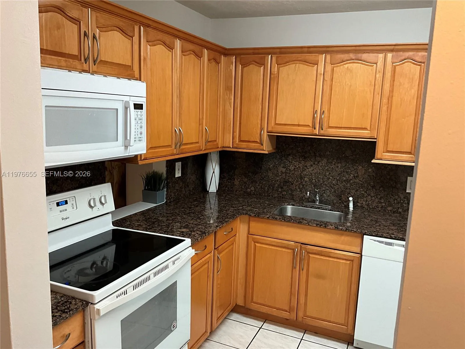 100 Berkley Rd 202, Hollywood, Florida 33024, Hollywood, Florida 33024, 2 Bedrooms Bedrooms, ,2 BathroomsBathrooms,Residential Lease,For Rent,100 Berkley Rd 202, Hollywood, Florida 33024,A11976655