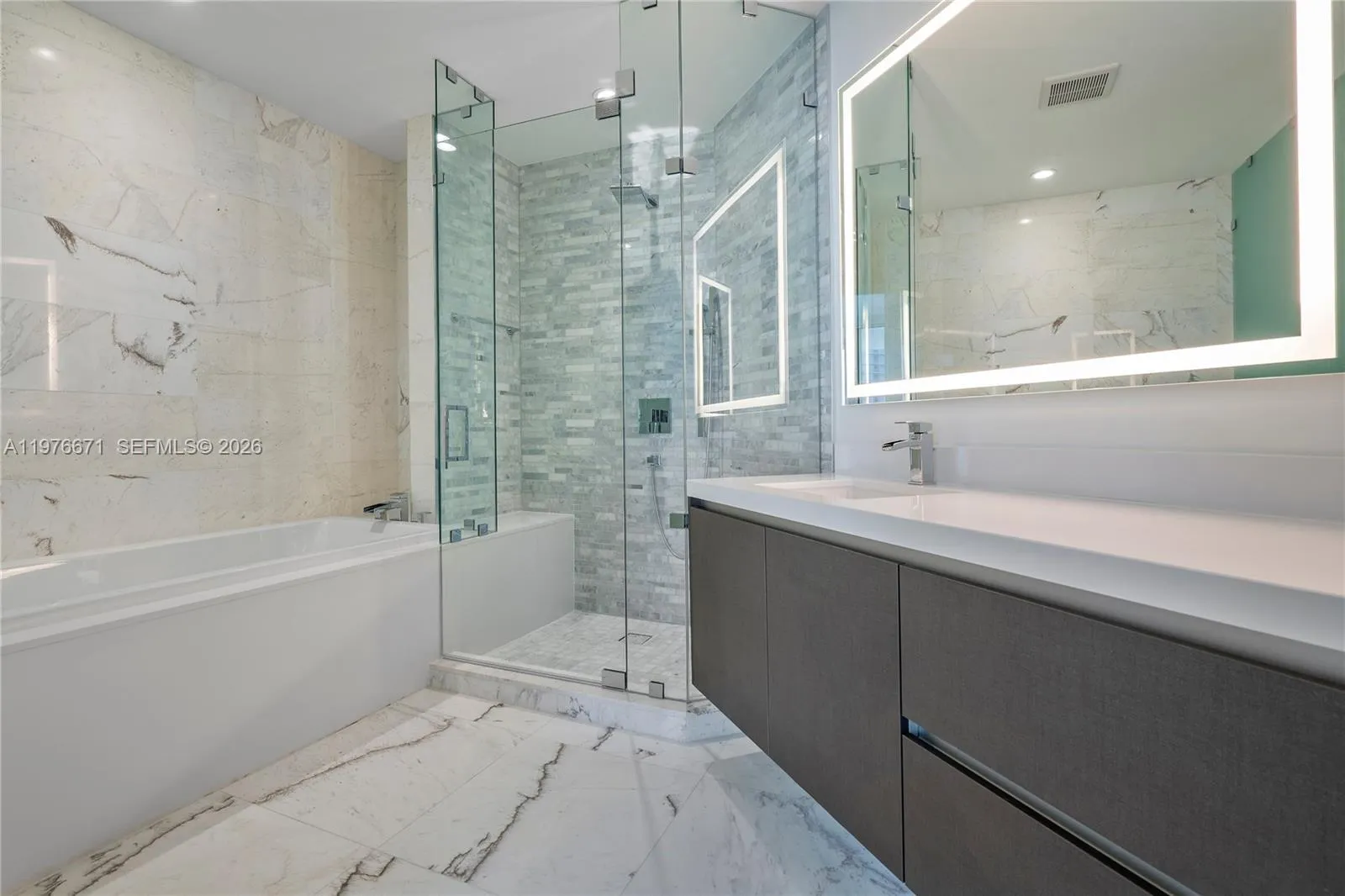 851 Ne 1st Ave 3203, Miami, Florida 33132, Miami, Florida 33132, 2 Bedrooms Bedrooms, ,3 BathroomsBathrooms,Residential Lease,For Rent,851 Ne 1st Ave 3203, Miami, Florida 33132,A11976671