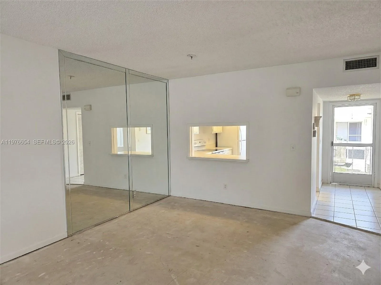 330 Se 2nd St 403h, Hallandale Beach, Florida 3300, Hallandale Beach, Florida 33009, 1 Bedroom Bedrooms, ,1 BathroomBathrooms,Residential,For Sale,330 Se 2nd St 403h, Hallandale Beach, Florida 3300,A11976654
