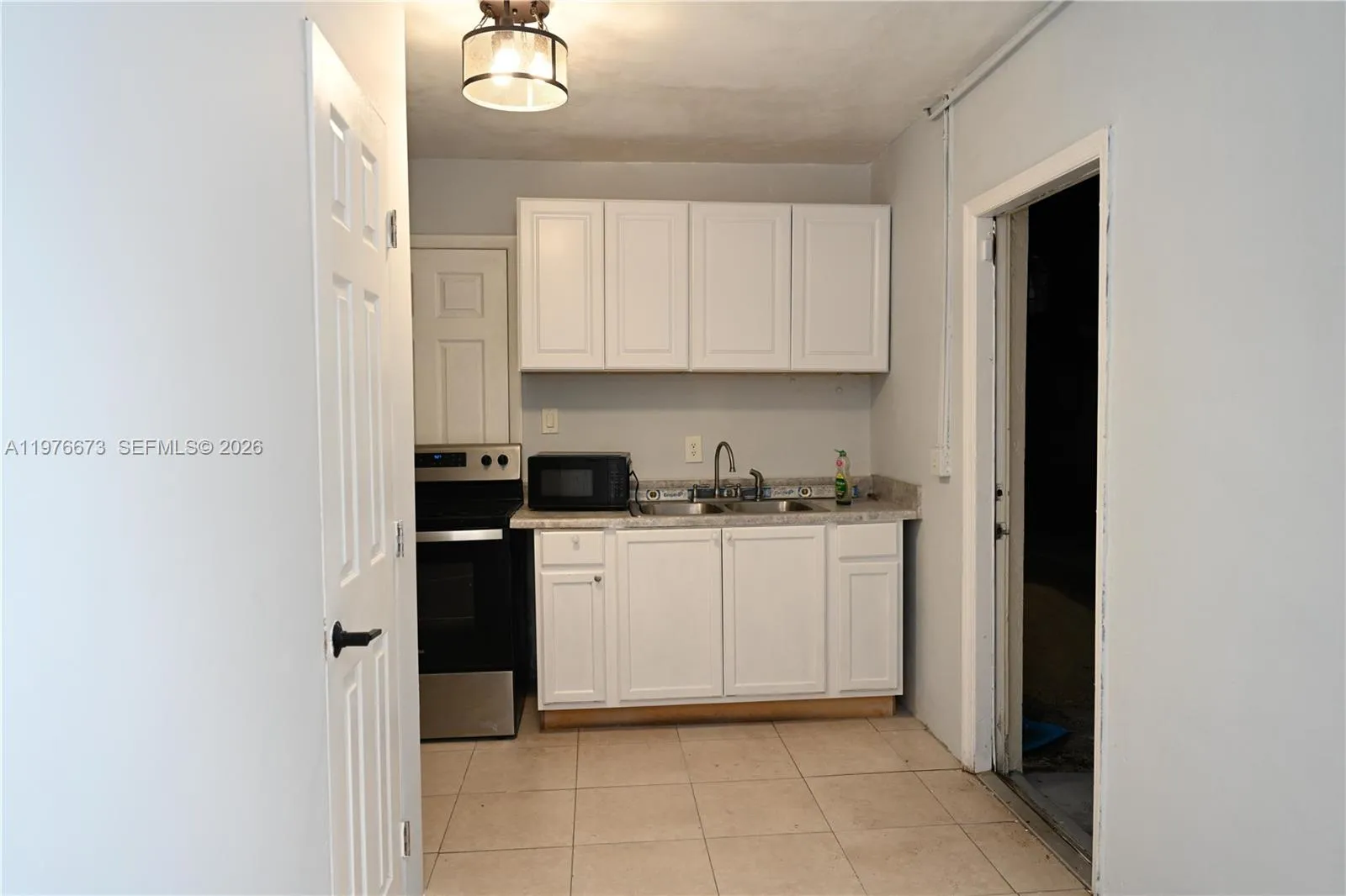 5941 Nw 14th Ct, Sunrise, Florida 33313, Sunrise, Florida 33313, ,1 BathroomBathrooms,Residential Lease,For Rent,5941 Nw 14th Ct, Sunrise, Florida 33313,A11976673