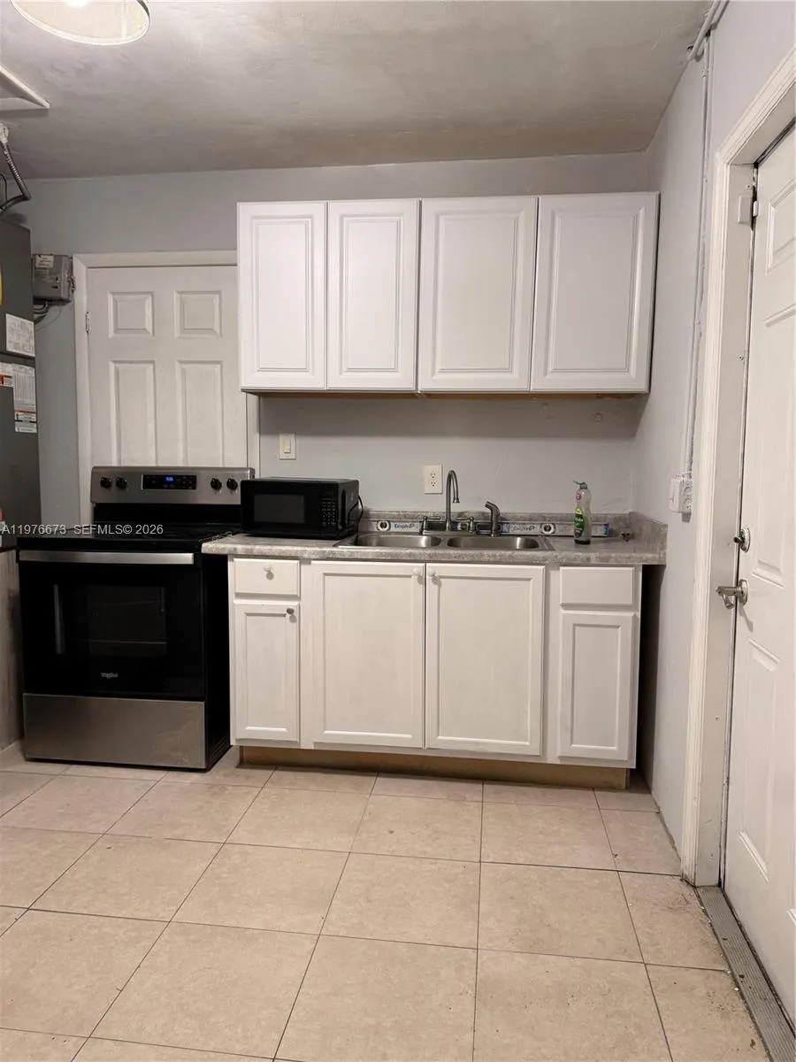 5941 Nw 14th Ct, Sunrise, Florida 33313, Sunrise, Florida 33313, ,1 BathroomBathrooms,Residential Lease,For Rent,5941 Nw 14th Ct, Sunrise, Florida 33313,A11976673