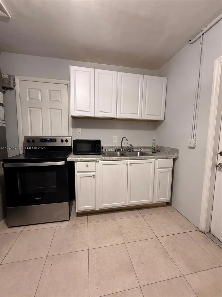 5941 Nw 14th Ct, Sunrise, Florida 33313, Sunrise, Florida 33313, ,1 BathroomBathrooms,Residential Lease,For Rent,5941 Nw 14th Ct, Sunrise, Florida 33313,A11976673