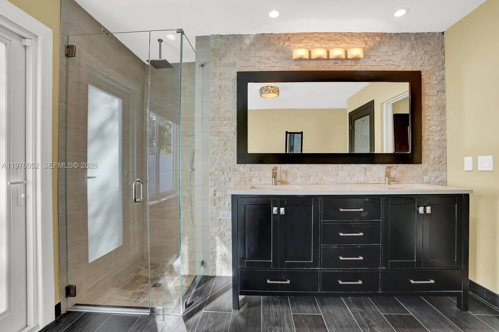 2091 Island Cir, Weston, Florida 33326, Weston, Florida 33326, 3 Bedrooms Bedrooms, ,3 BathroomsBathrooms,Residential,For Sale,2091 Island Cir, Weston, Florida 33326,A11976052