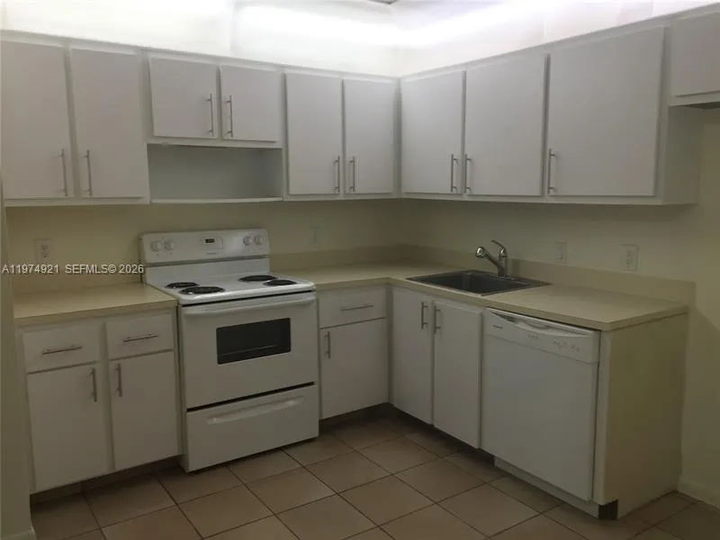 331 Ives Dairy Rd 331-10, Miami, Florida 33179, Miami, Florida 33179, 3 Bedrooms Bedrooms, ,2 BathroomsBathrooms,Residential,For Sale,331 Ives Dairy Rd 331-10, Miami, Florida 33179,A11974921