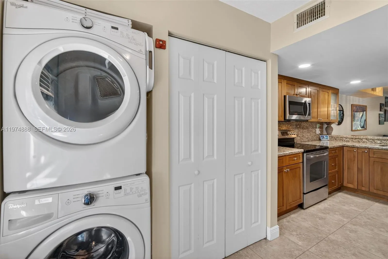 4250 Sw 70th Ter, Davie, Florida 33314, Davie, Florida 33314, 2 Bedrooms Bedrooms, 6 Rooms Rooms,2 BathroomsBathrooms,Residential,For Sale,4250 Sw 70th Ter, Davie, Florida 33314,A11974888