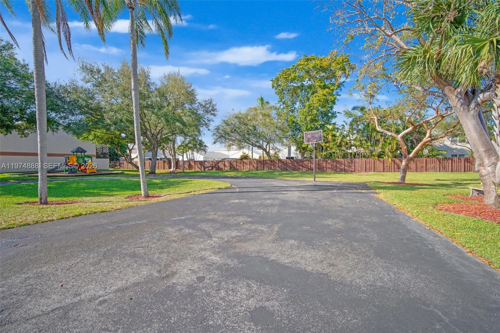 4250 Sw 70th Ter, Davie, Florida 33314, Davie, Florida 33314, 2 Bedrooms Bedrooms, 6 Rooms Rooms,2 BathroomsBathrooms,Residential,For Sale,4250 Sw 70th Ter, Davie, Florida 33314,A11974888