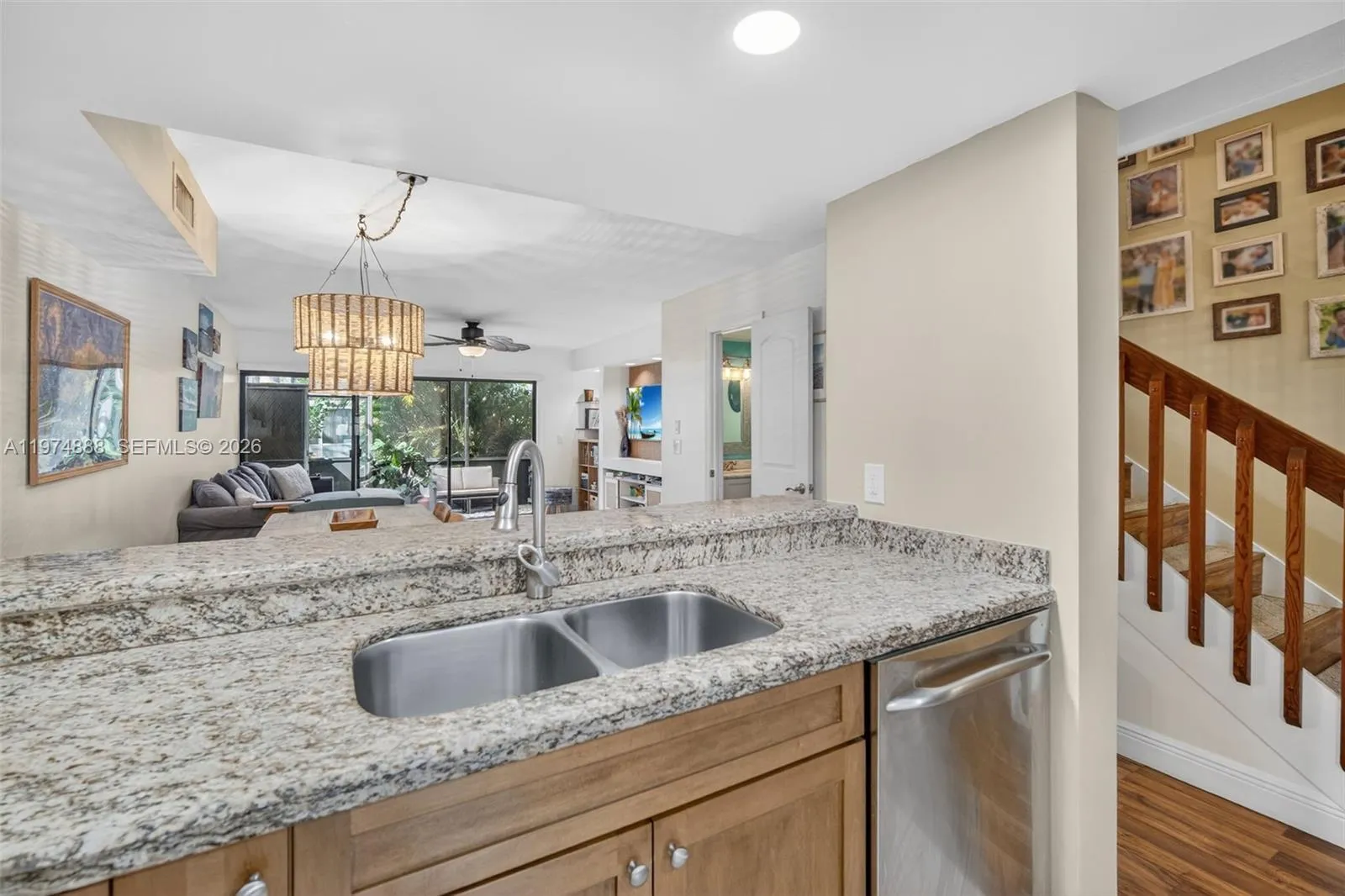 4250 Sw 70th Ter, Davie, Florida 33314, Davie, Florida 33314, 2 Bedrooms Bedrooms, 6 Rooms Rooms,2 BathroomsBathrooms,Residential,For Sale,4250 Sw 70th Ter, Davie, Florida 33314,A11974888