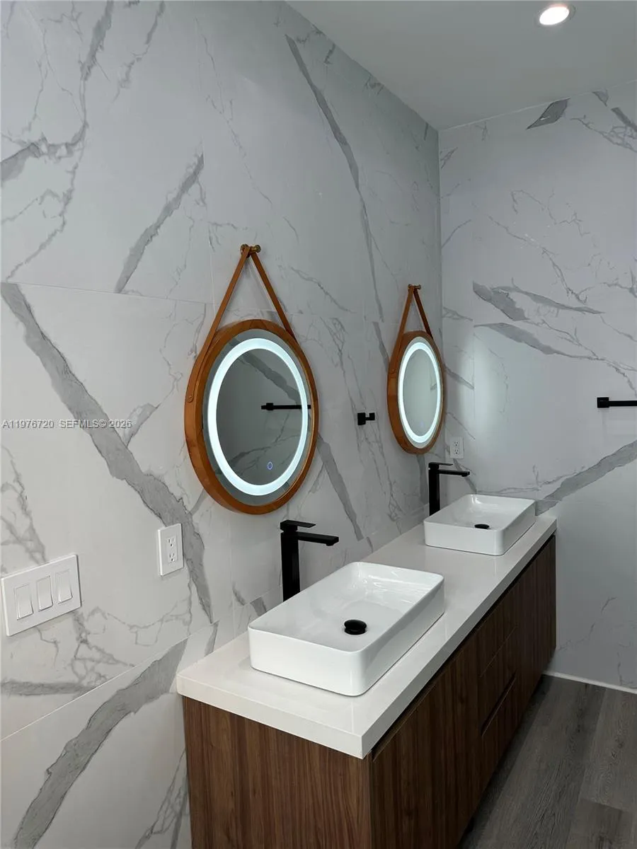 4655 Sw 32nd Ave 2b, Dania Beach, Florida 33312, Dania Beach, Florida 33312, 4 Bedrooms Bedrooms, ,2 BathroomsBathrooms,Residential Lease,For Rent,4655 Sw 32nd Ave 2b, Dania Beach, Florida 33312,A11976720