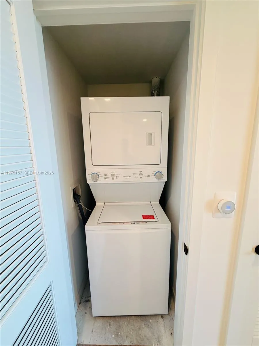 307 Sw 5th St 2611, Fort Lauderdale, Florida 33315, Fort Lauderdale, Florida 33315, ,1 BathroomBathrooms,Residential Lease,For Rent,307 Sw 5th St 2611, Fort Lauderdale, Florida 33315,A11975157