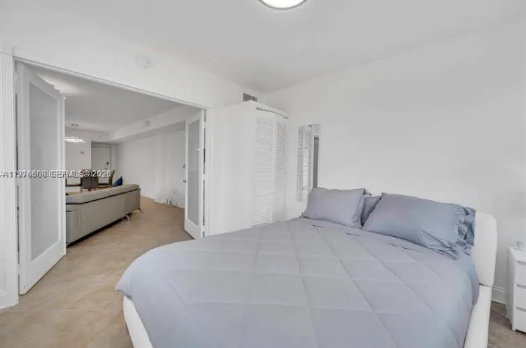 999 Brickell Bay Dr 2007, Miami, Florida 33131, Miami, Florida 33131, 1 Bedroom Bedrooms, ,1 BathroomBathrooms,Residential Lease,For Rent,999 Brickell Bay Dr 2007, Miami, Florida 33131,A11976608