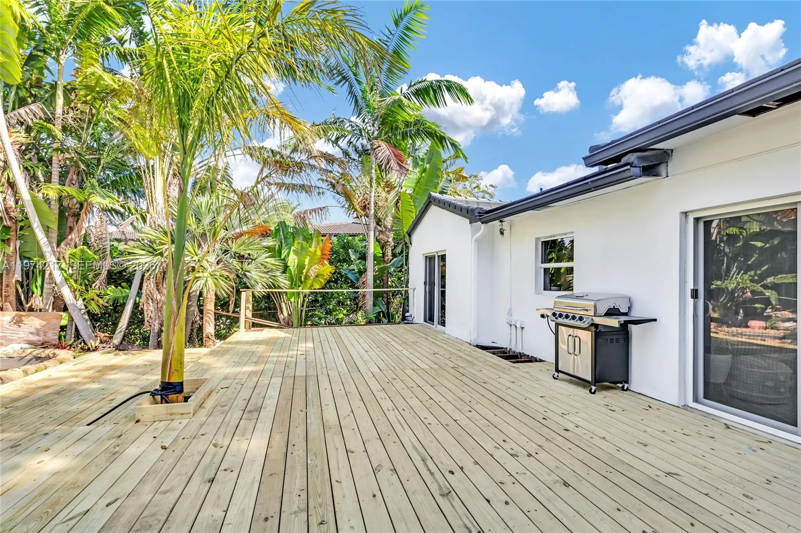 Ideal for entertaining and enjoying the serene golf views
