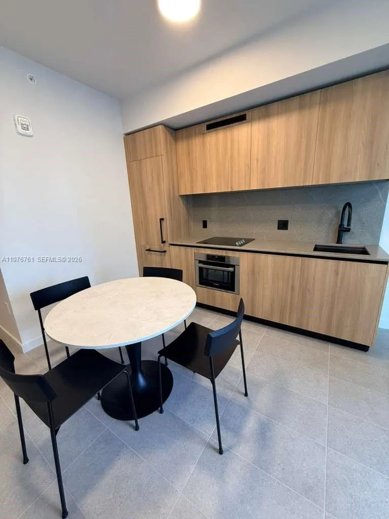 Miami, Florida 33132, 1 Bedroom Bedrooms, ,2 BathroomsBathrooms,Residential Lease,For Rent,A11976761